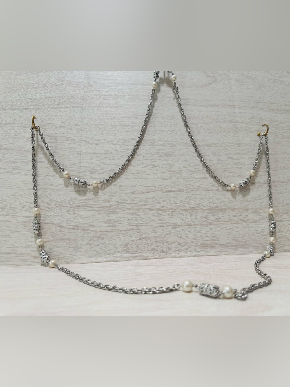 Sarah Coventry Silver Tone Faux Pearl Necklace - Picture 2 of 6
